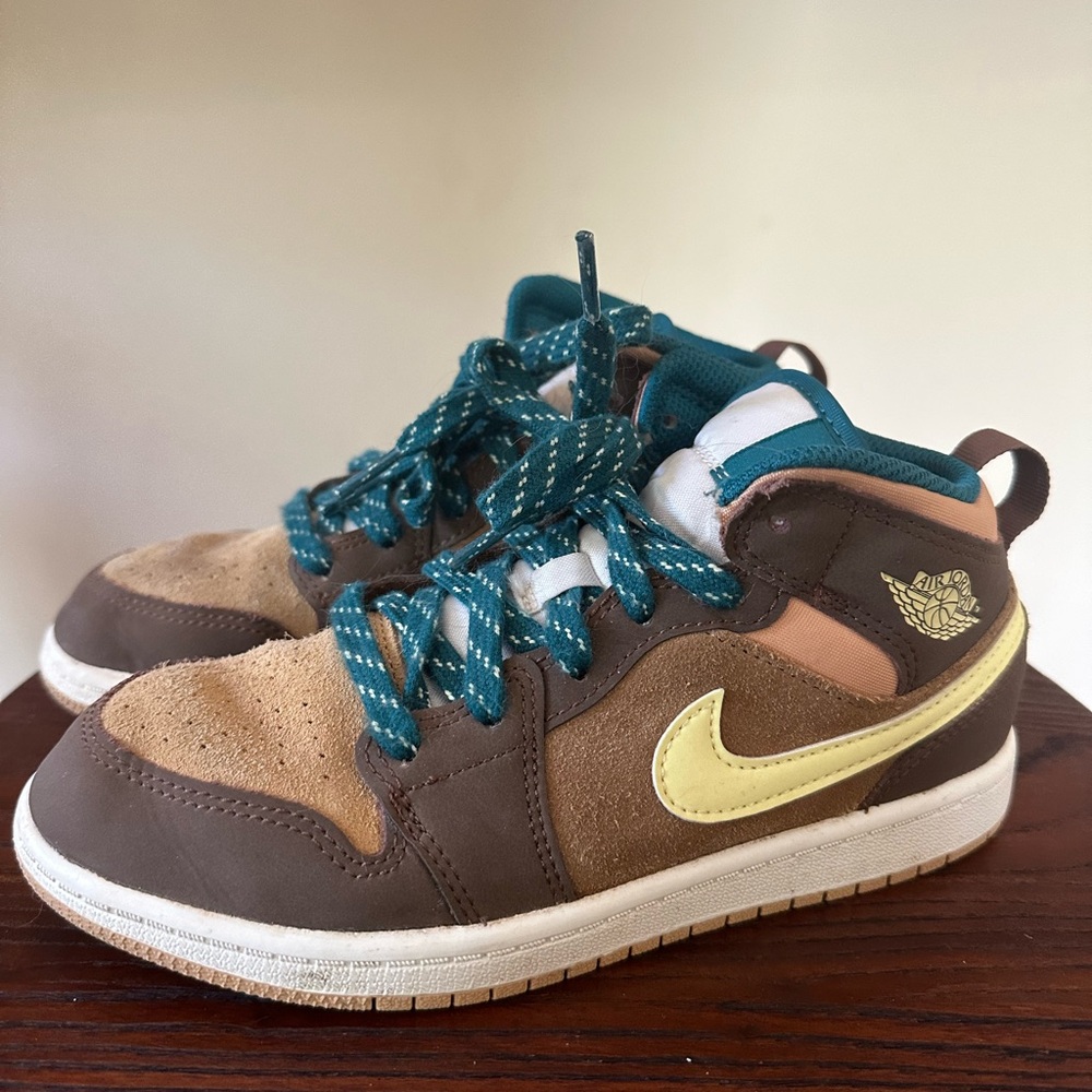 Nike Kids' Brown and Yellow Sneakers